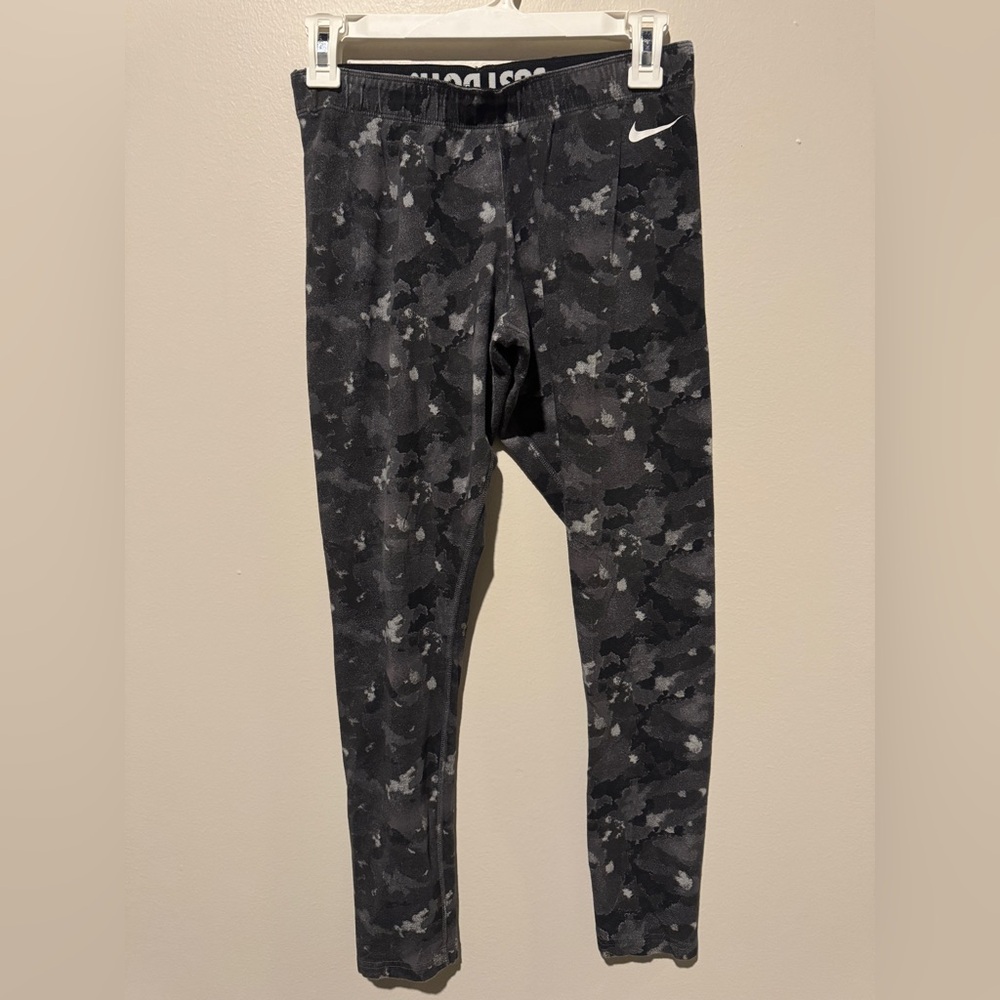 Nike leggings in a black camo pattern